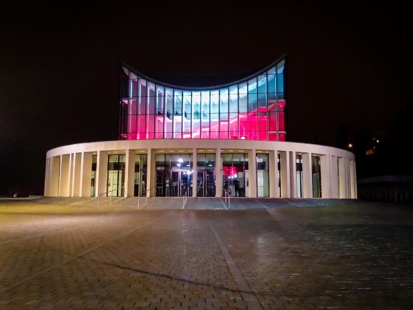 11 listopada na gorzowskich budynkach pojawiły się...