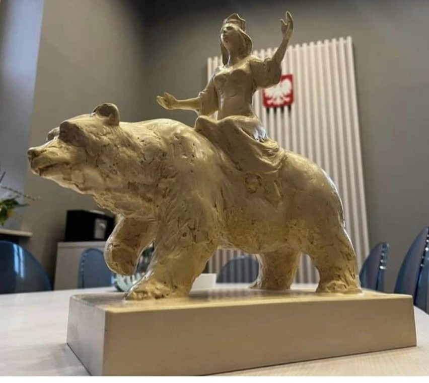 Czy tak będzie wyglądał pomnik Panny na Niedźwiedziu w Tomaszowie? Jest wstępny projekt