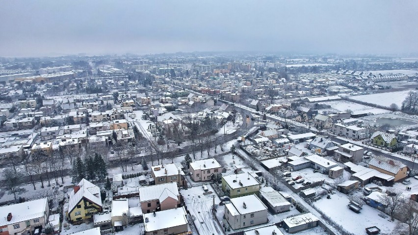 Rogoźno pokryte śniegiem. Zobaczcie zdjęcia miasta z lotu ptaka w śnieżnej scenerii [ZDJĘCIA]