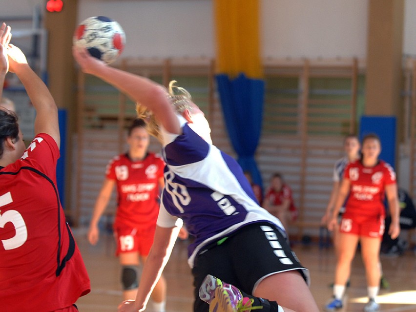 Piłka ręczna – II liga kobiet. Pierwsze zwycięstwo sądeczanek