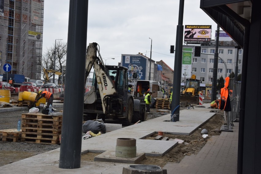 Drogowcy zamykają skrzyżowanie ul. Chrobrego z Pocztową.