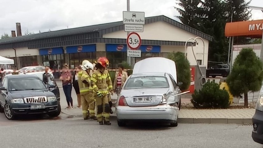 Wypadek na DK75 w Czchowie z udziałem samochodu osobowego i...