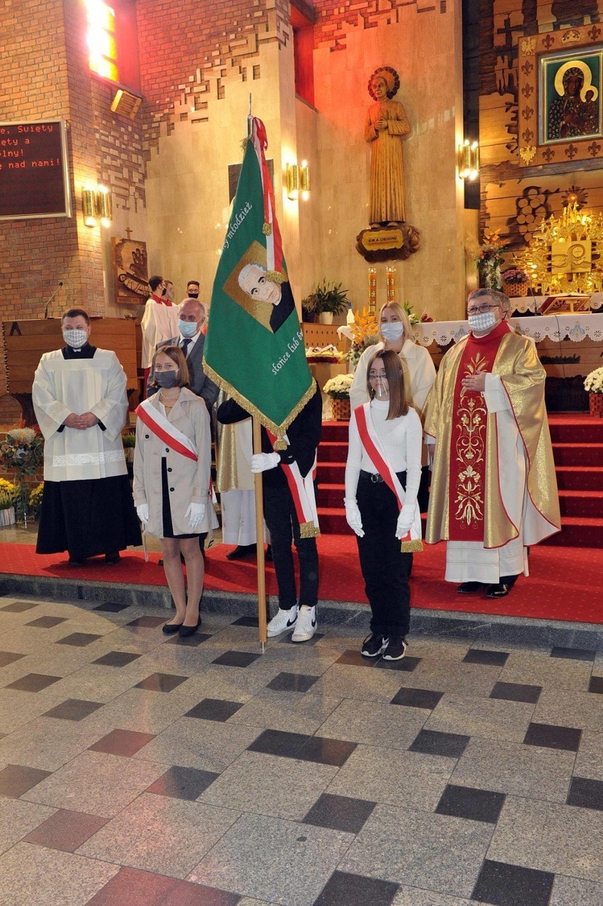 Uroczyste przekazanie i poświęcenie sztandaru Szkoły...