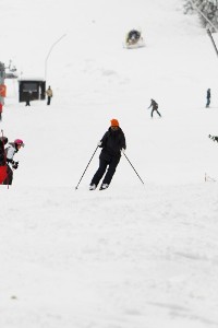 Ferie 2023. Stacje narciarskie i koleje linowe w Karkonoszach i Górach Izerskich