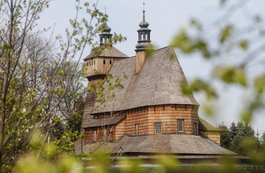 Kościół Wniebowzięcia Najświętszej Maryi Panny w Haczowie z...