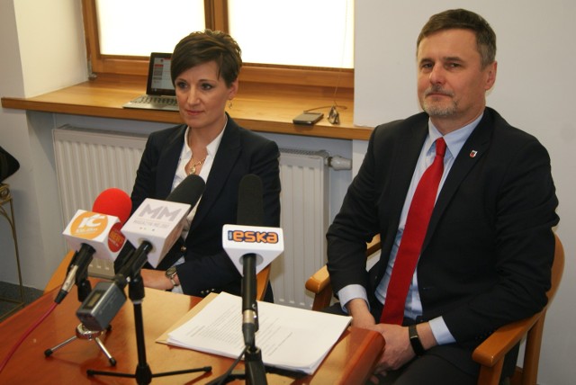 Magdalena Spychalska i Piotr Lisowski z klubu radnych "Tak dla Kalisza"