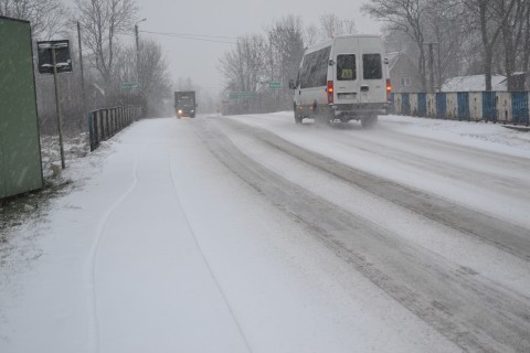 Powiat gdański. Zima zaatakowała. Duże opady śniegu na drogach całego powiatu. Zdjęcia