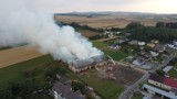 Duży pożar w Rożniątowie pod Strzelcami Opolskimi. Zapaliła się stodoła wypełniona zwierzętami