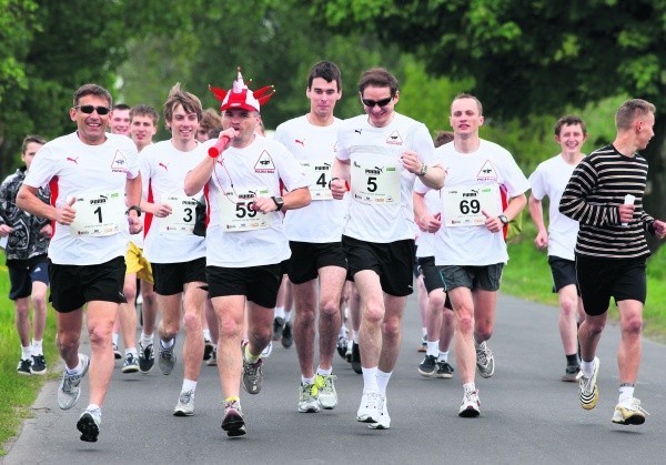 W 2009 r. Mateusz Wroński (w czapeczce) biegł w sztafecie z Robertem Korzeniowski i Przemysławem Babiarzem