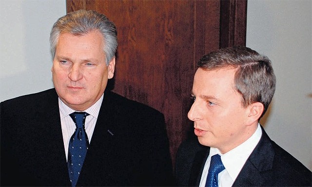 Aleksander Kwaśniewski apelował do niezdecydowanych o głosowanie na Dariusza Jońskiego