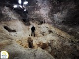 Sensacyjne odkrycie: sieć jaskiń pod zamkiem w Olsztynie koło Częstochowy. Archeolodzy znaleźli jaskinię, złożony system tuneli i szczelin