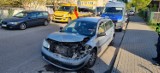 W Kołobrzegu uderzył w zaparkowane mitsubishi, zostawił uszkodzone auto i zniknął