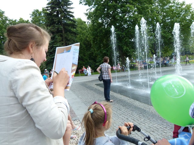 Na bełchatowskim placu Narutowicza organizowana była m.in. gra miejska