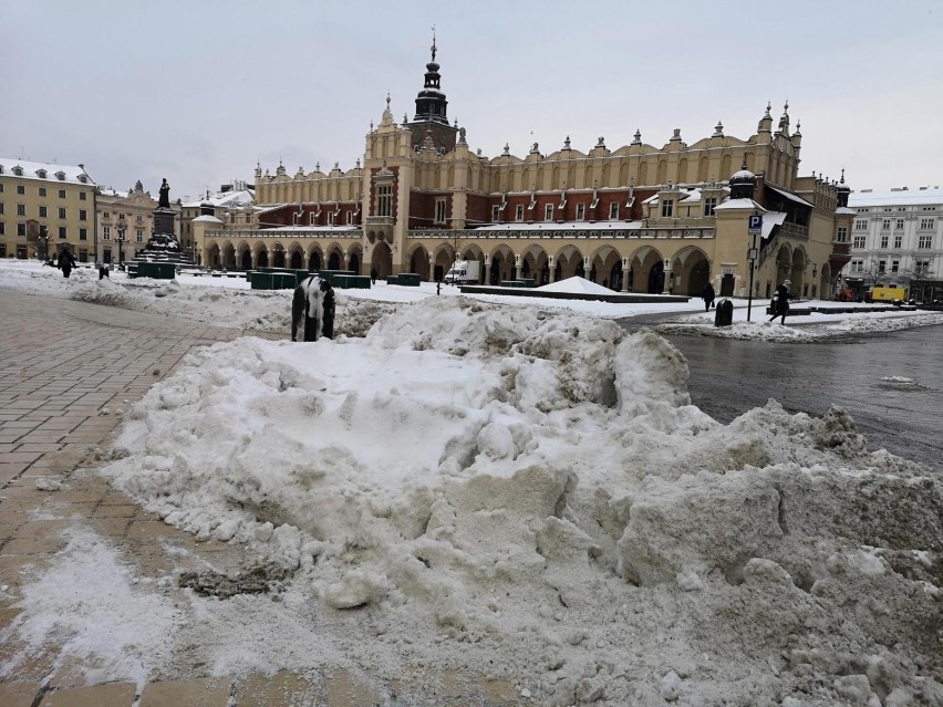 27 zablokowanych zwrotnic i paraliż komunikacyjny. W MPK...