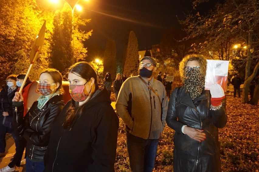 Strajk w Kraśniku. Mieszkańcy kolejny raz protestowali po wyroku TK w sprawie aborcji. Zobacz zdjęcia