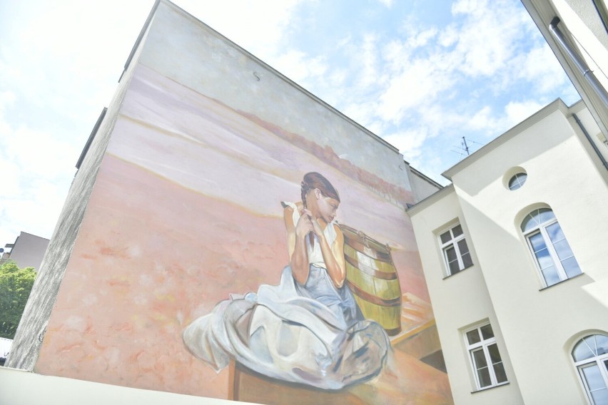 "Zatruta studnia I", czyli kolejny mural w Radomiu już gotowy. Tym razem można go oglądać przy Niedziałkowskiego. Zobaczcie zdjęcia
