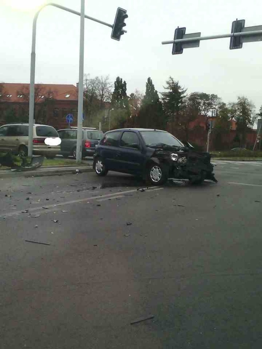 Wypadek na skrzyżowaniu ul. Okrzei - Kilińskiego [zdjęcia]