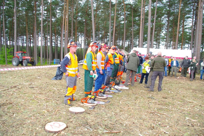 Ciekawe konkurencje podczas zawodów drwali Nadleśnictwa Lipusz Leśnictwo Trawice - Dywan