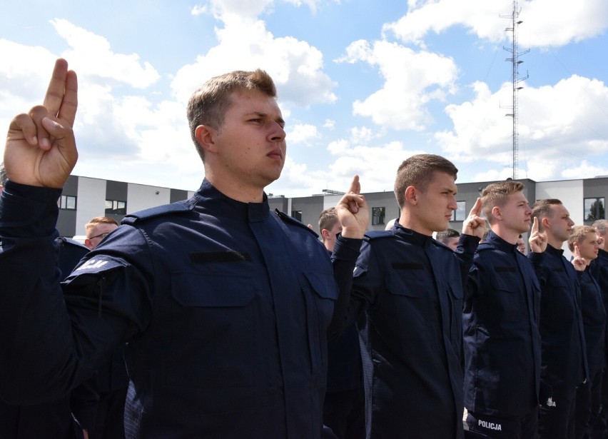 Kraków. Ślubowanie nowych policjantów. Gdzie trafią na służbę?