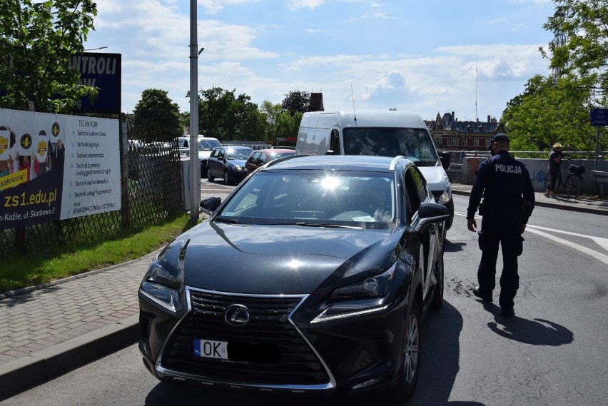 Obława w Kędzierzynie-Koźlu. Policjanci szukają podejrzanego o udział w głośnej bójce na ul. Targowej