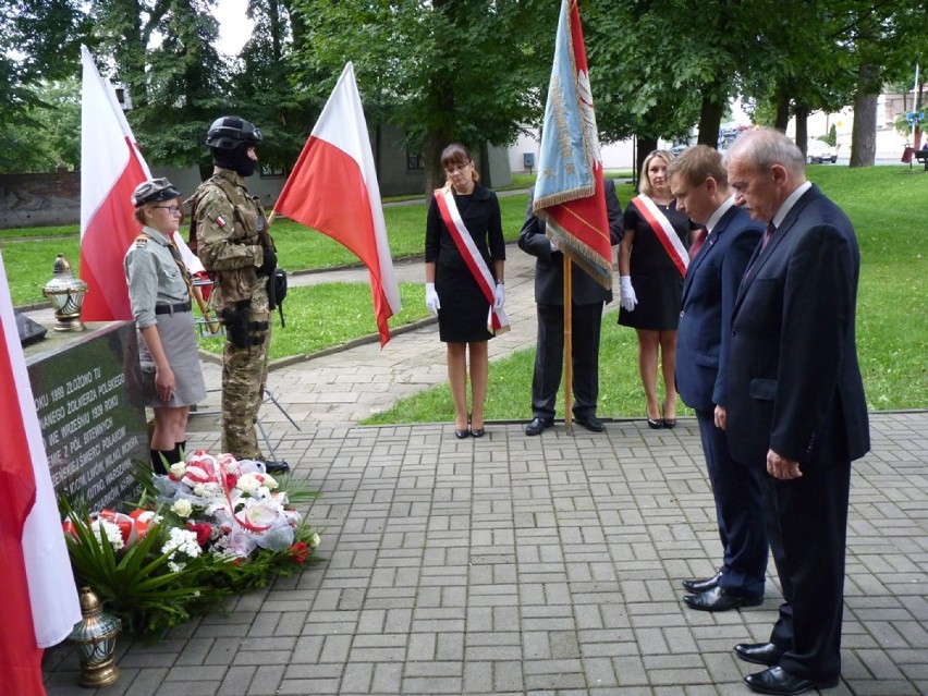 Radomsko: Kwiaty w rocznicę Powstania Warszawskiego