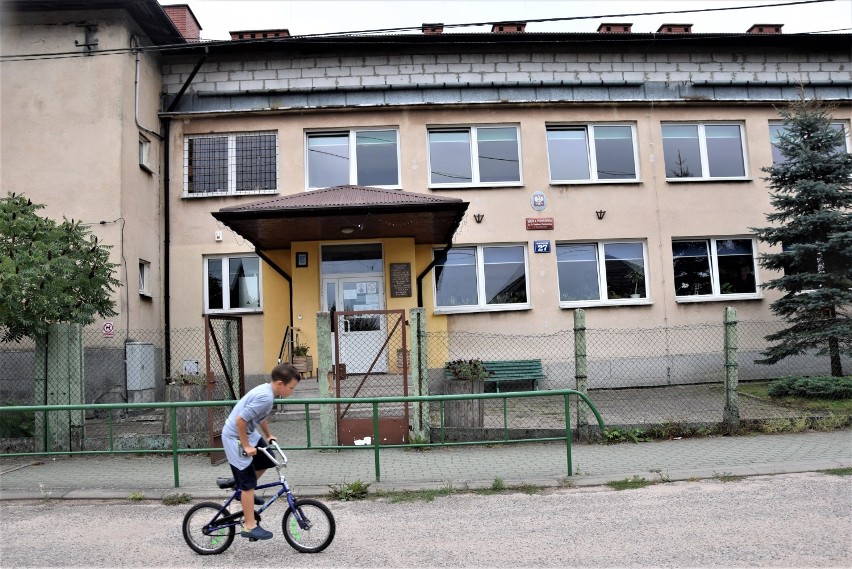 Rodzice uczniów ze szkoły w Monkiniach długo walczyli o...