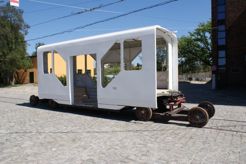 Tramwaje Śląskie wypuszczają na trasy nowy wóz. To Wawrzek ZDJĘCIA