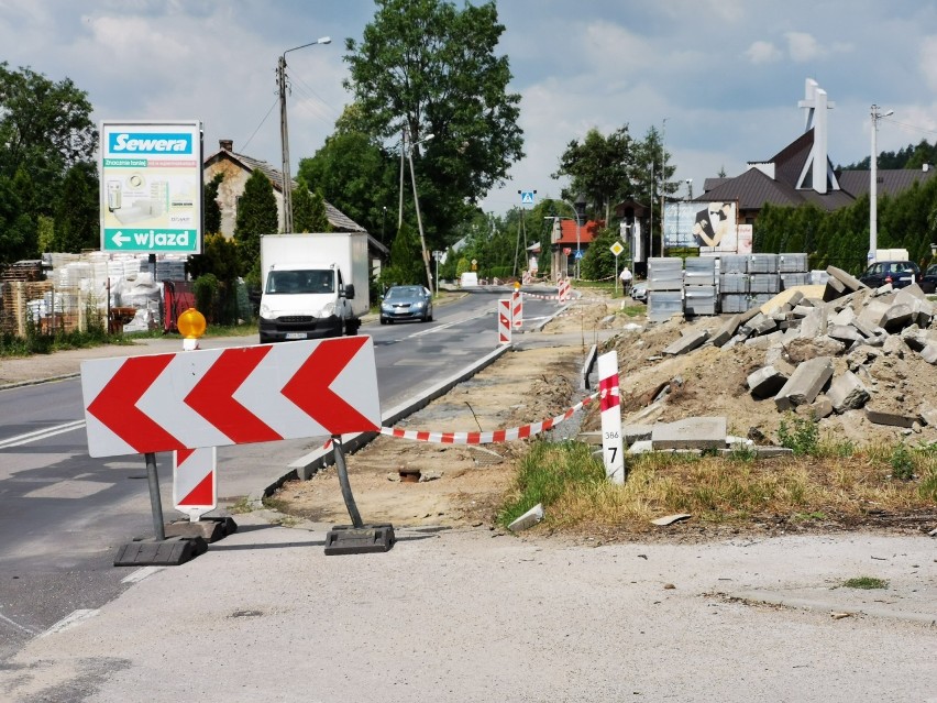 Chrzanów. Trwa remont ul. Śląskiej. Prace na DK 79 powoli posuwają się do przodu [ZDJĘCIA] 