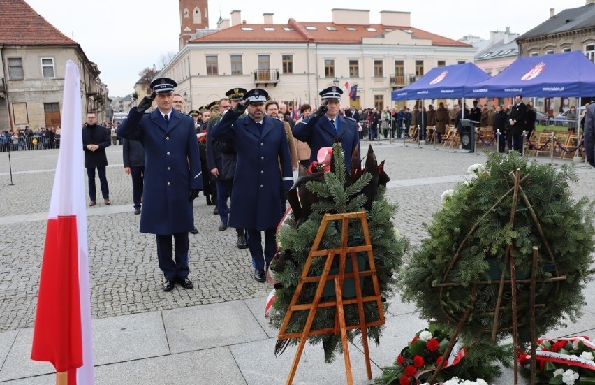 Radomscy policjanci uczcili rocznicę odzyskania przez Polskę niepodległości. Zobacz zdjęcia