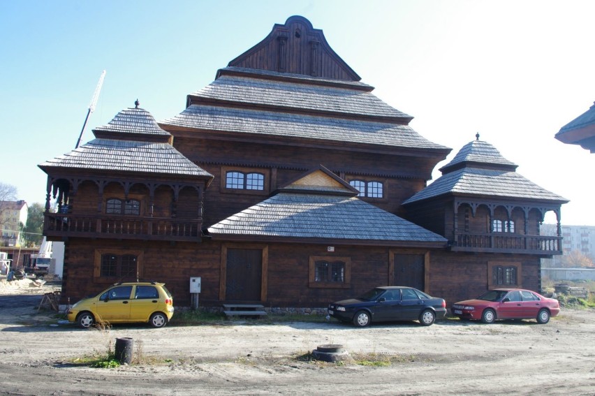 W Biłgoraju stanęła piękna, drewniana synagoga