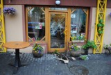 Wandal w Rybniku: Pijany 27-latek wybił stołem szybę w kawiarni 