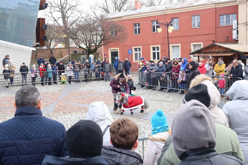 Kwidzyński Jarmark Bożonarodzeniowy zorganizowano na Placu...