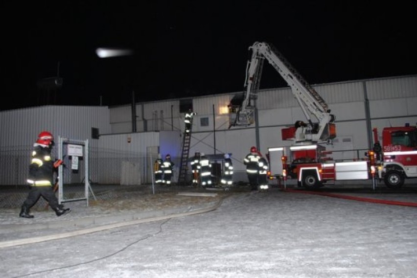 W nocy wybuchł pożar w hali produkcyjnej firmy drobiarskiej...