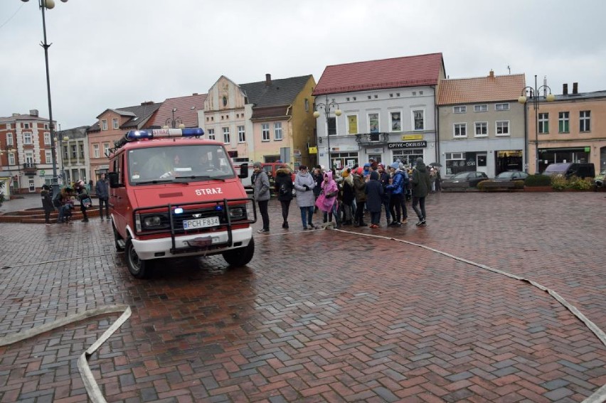 ,,Wielka ściskawa" w Chodzieży - do serduszka weszło 279 osób