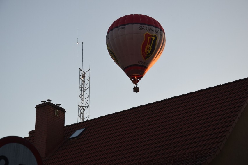 Część balonów jednak poleciała...