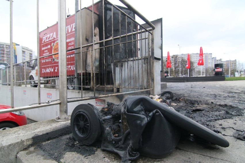 Pożar food trucka z pizzą na Kozanowie. Zobacz zdjęcia