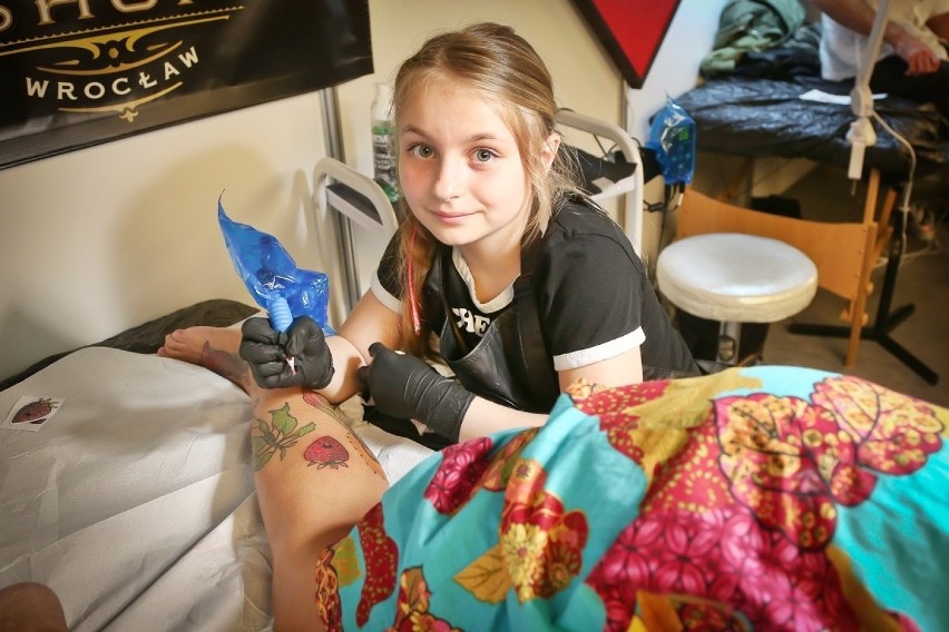 Nadia ma dopiero 11 lat, a już robi... tatuaże!