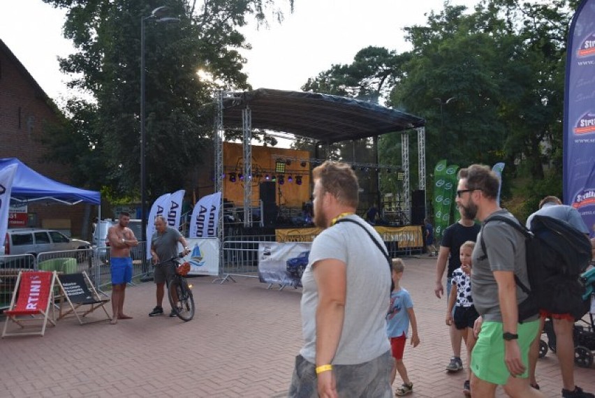 POWIDZ JAM FESTIWAL: Powidz po raz kolejny zalany muzyką! Pierwszy dzień za nami, przed nami m.in. Kwiat Jabłoni i Sanah [FOTO]