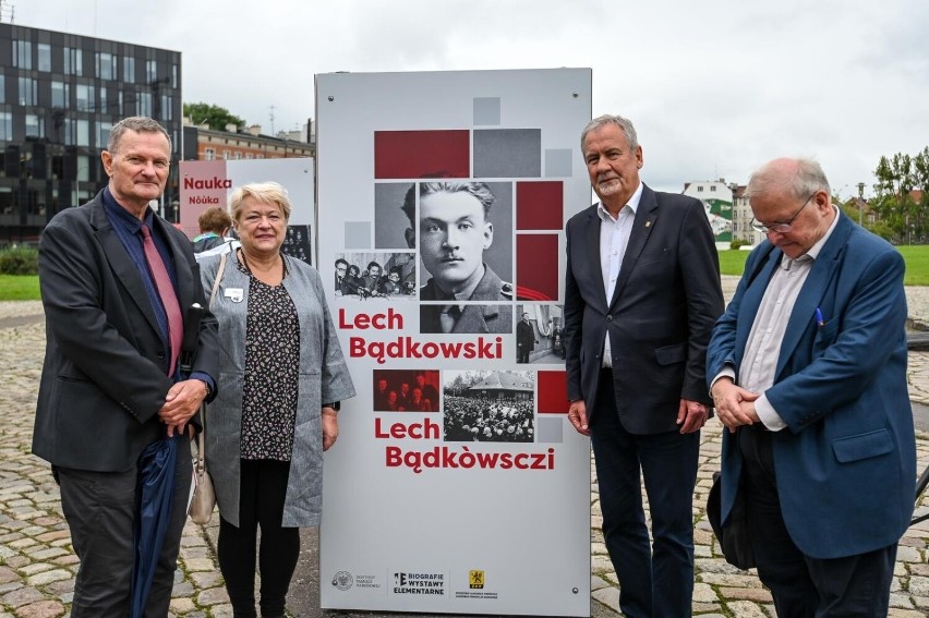 Wystawa IPN poświęcona Lechowi Bądkowskiemu stanęła na Placu Solidarności. - „Patriota i bohater, człowiek który łączy”