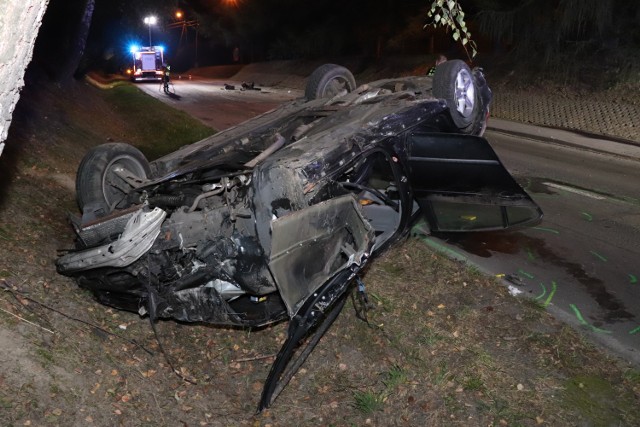 Makabryczny wypadek w Jastrzębiu. BMW dachowało, w środku dwóch pijanych obywateli Gruzj