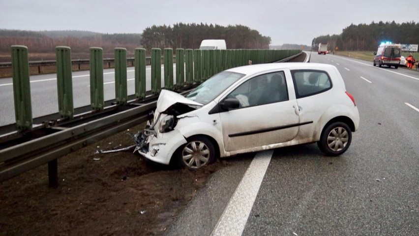 Kolizja na autostradzie A1 koło Brzeźna Wielkiego ZDJĘCIA 