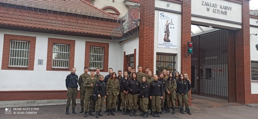 Malbork. Młodzież z klasy wojskowej ZST na wycieczce w Zakładzie Karnym w Sztumie