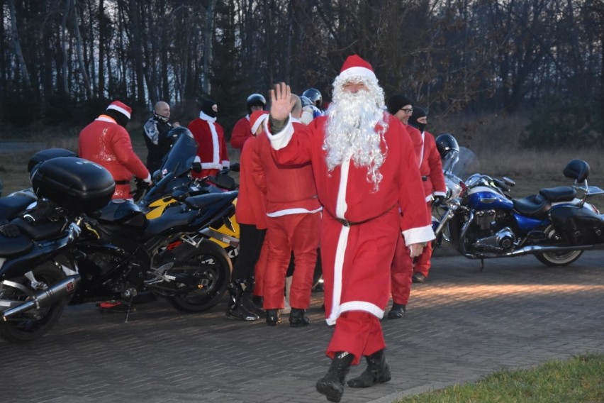 Mieścisko. Tu Mikołaj przyjechał w motocyklowej eskorcie. Zobacz zdjęcia z parady z okazji 6 grudnia 
