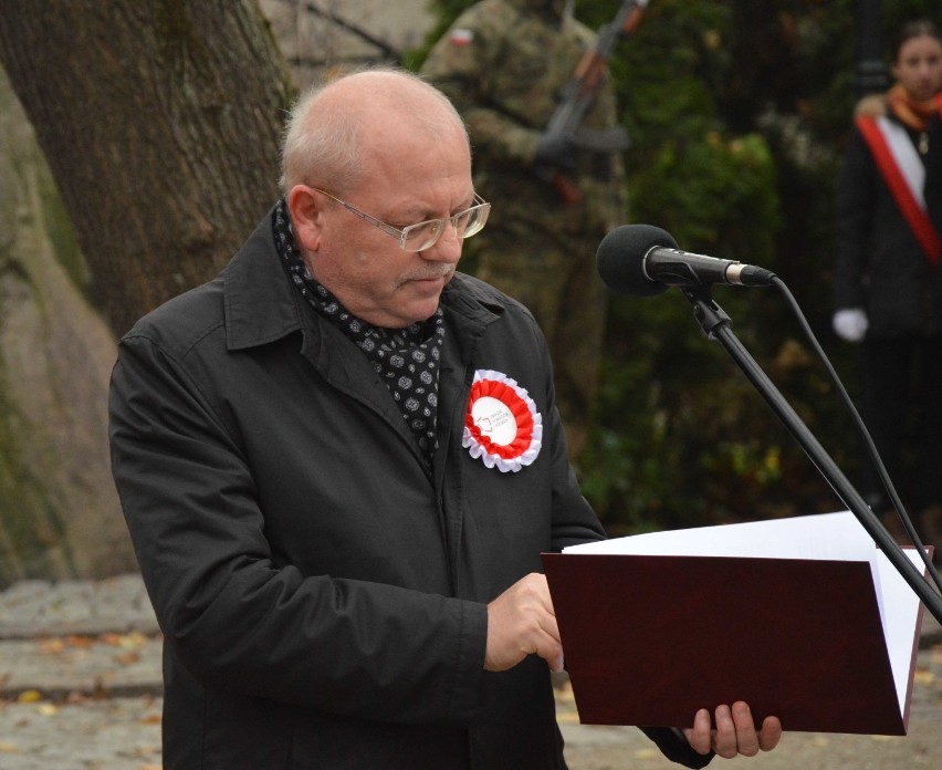 Święto Niepodległości 2018 w Malborku [ZDJĘCIA cz. 2]. Uroczystość pod Pomnikiem Armii Krajowej z życzeniami burmistrza dla Polski