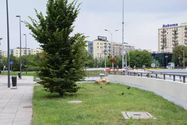 Niebieskie Bloki w Katowicach. Blok przy Grażyńskiego 7 jest w remoncie