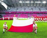 Mikołaj z Budzynia niósł polską flagę na  meczu reprezentacji!