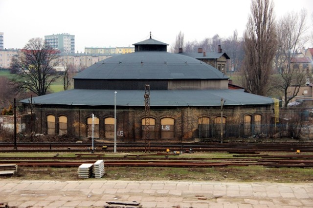 Parowozownia przy ul. Warsztatowej w Tczewie z ok. 1880 r. jest unikatem. W Europie jest tylko sześć takich obiektów.