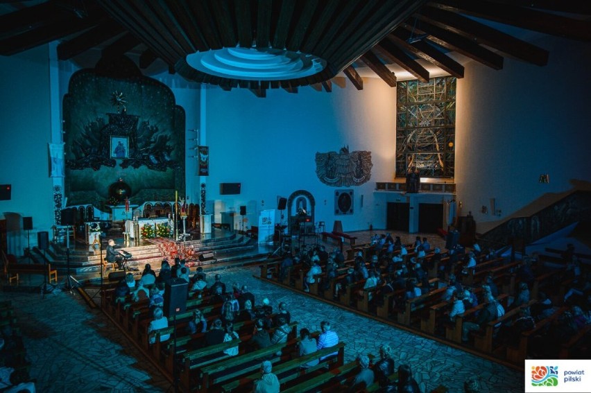  Izabela "Islet" Laskowska i Krzysztof Antkowiak zaśpiewali w kościele pw. NMP Wspomożenia Wiernych w Pile [ZOBACZ ZDJĘCIA]