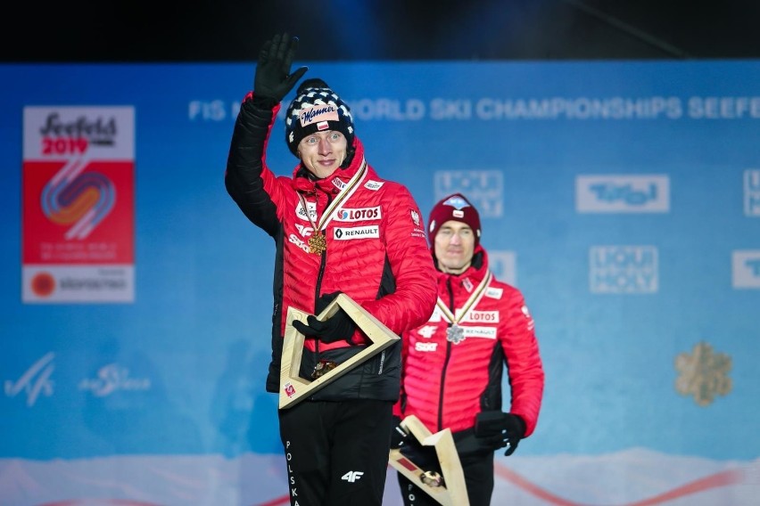 Skoki. Mistrzostwa świata OBERSTDORF NA ŻYWO 6.03.2021 r. Polacy stanęli na podium! Wyniki, program. Gdzie transmisja w TV, stream?