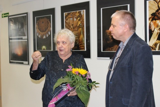 Otwartą w bibliotece wystawę pt. „Klasztory Wielkopolski w fotografii Karola Budzyńskiego” oglądać można do połowy listopada